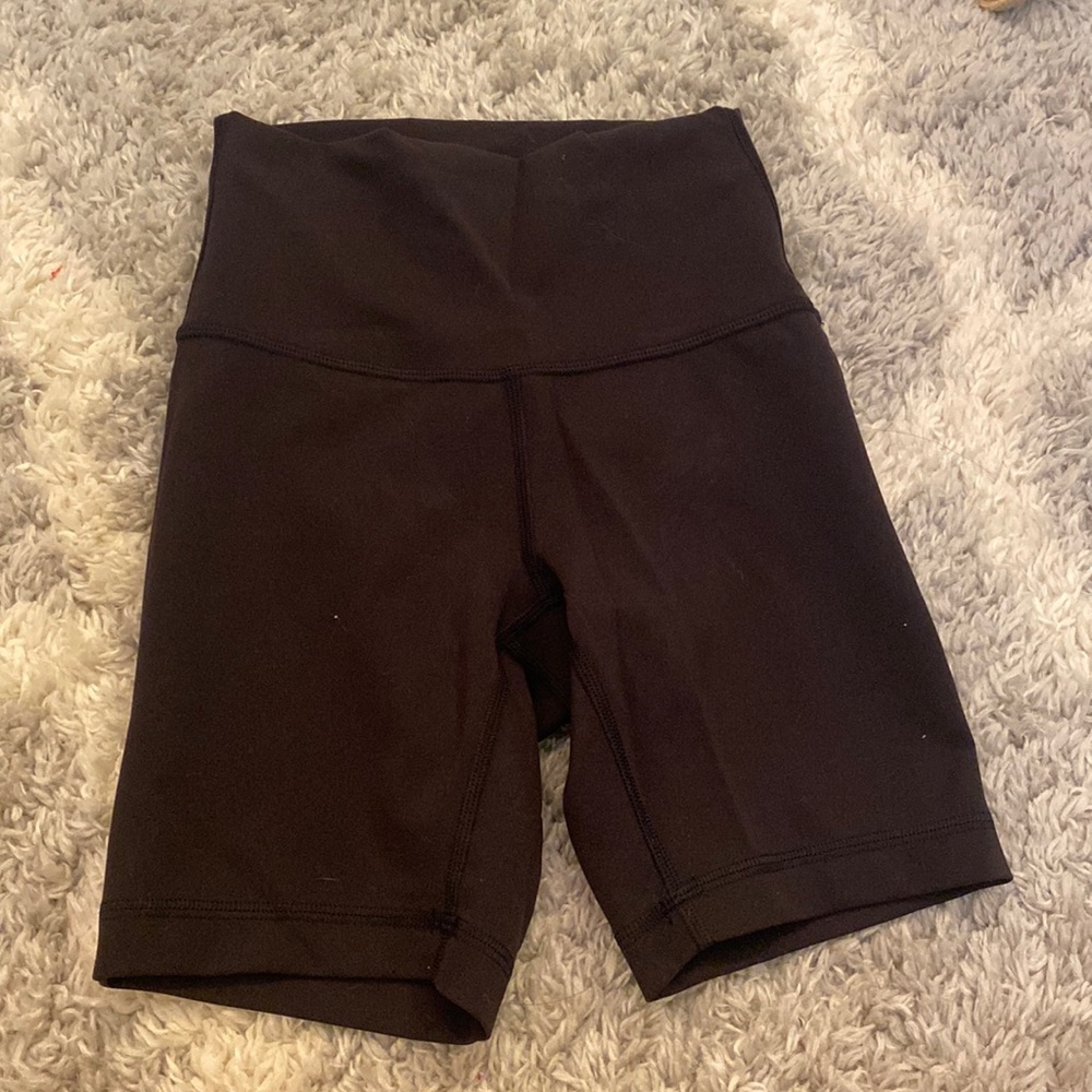 Lululemon black biker shorts